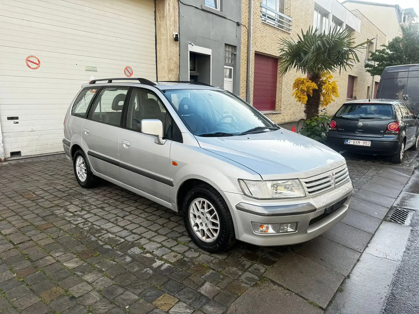 Mitsubishi Space Wagon 2.0 MPI AIRCO JANTE ALUMINIUM CLIMATISÉ BELGIUM CAR Silber - 1
