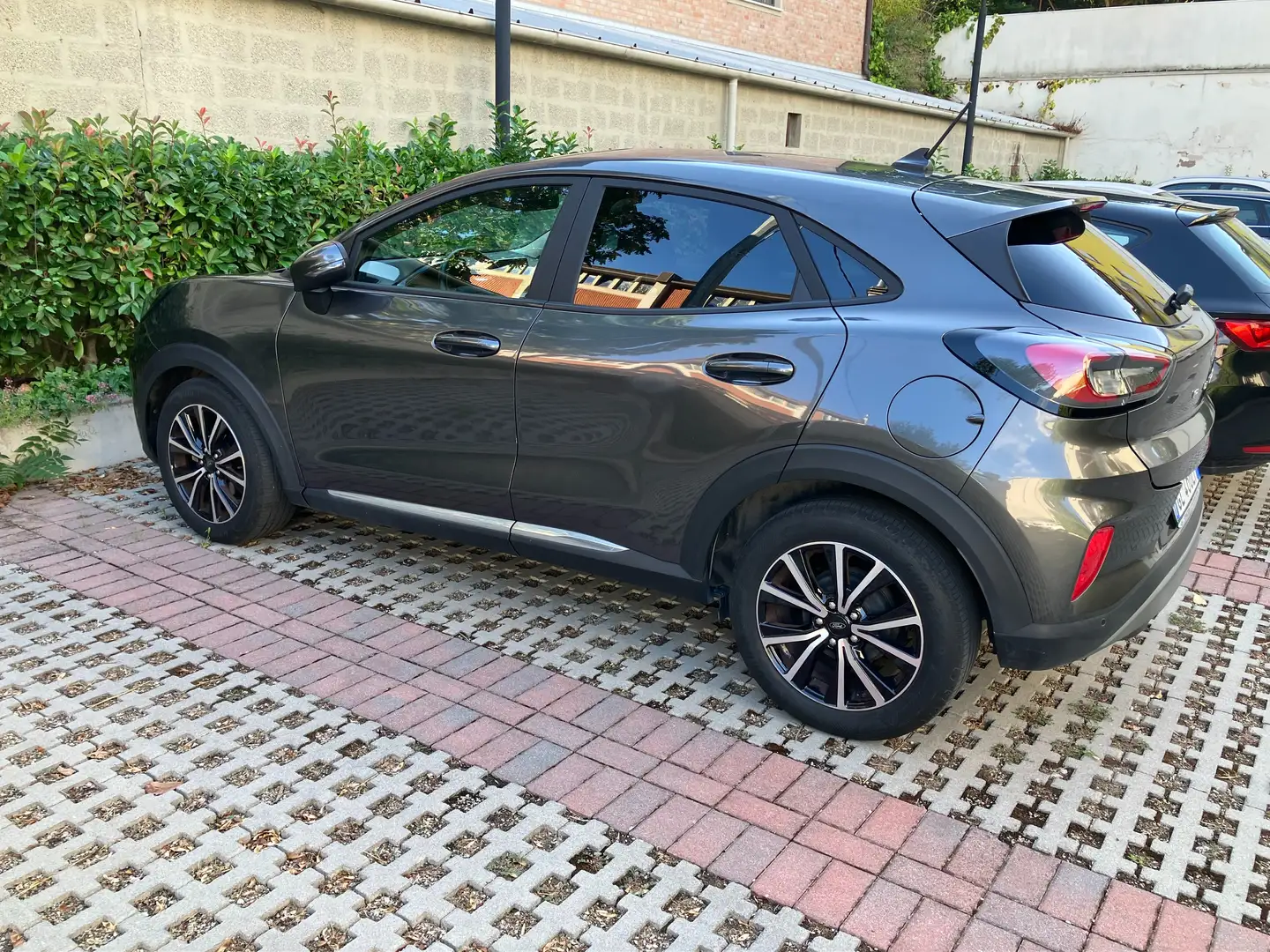 Ford Puma Titanium design 1.0 ecoboost hybrid 125 CV Сірий - 1