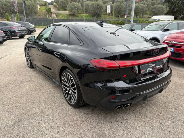 Audi A5 view 4