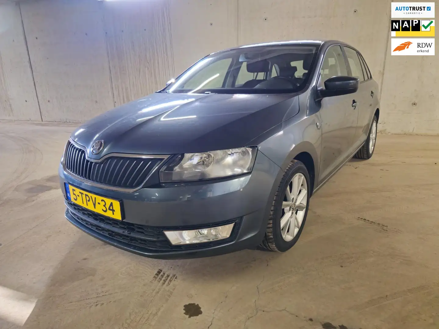 Skoda Rapid/Spaceback 1.2 TSI Greentech Ambition Businessline Pro Gris - 1