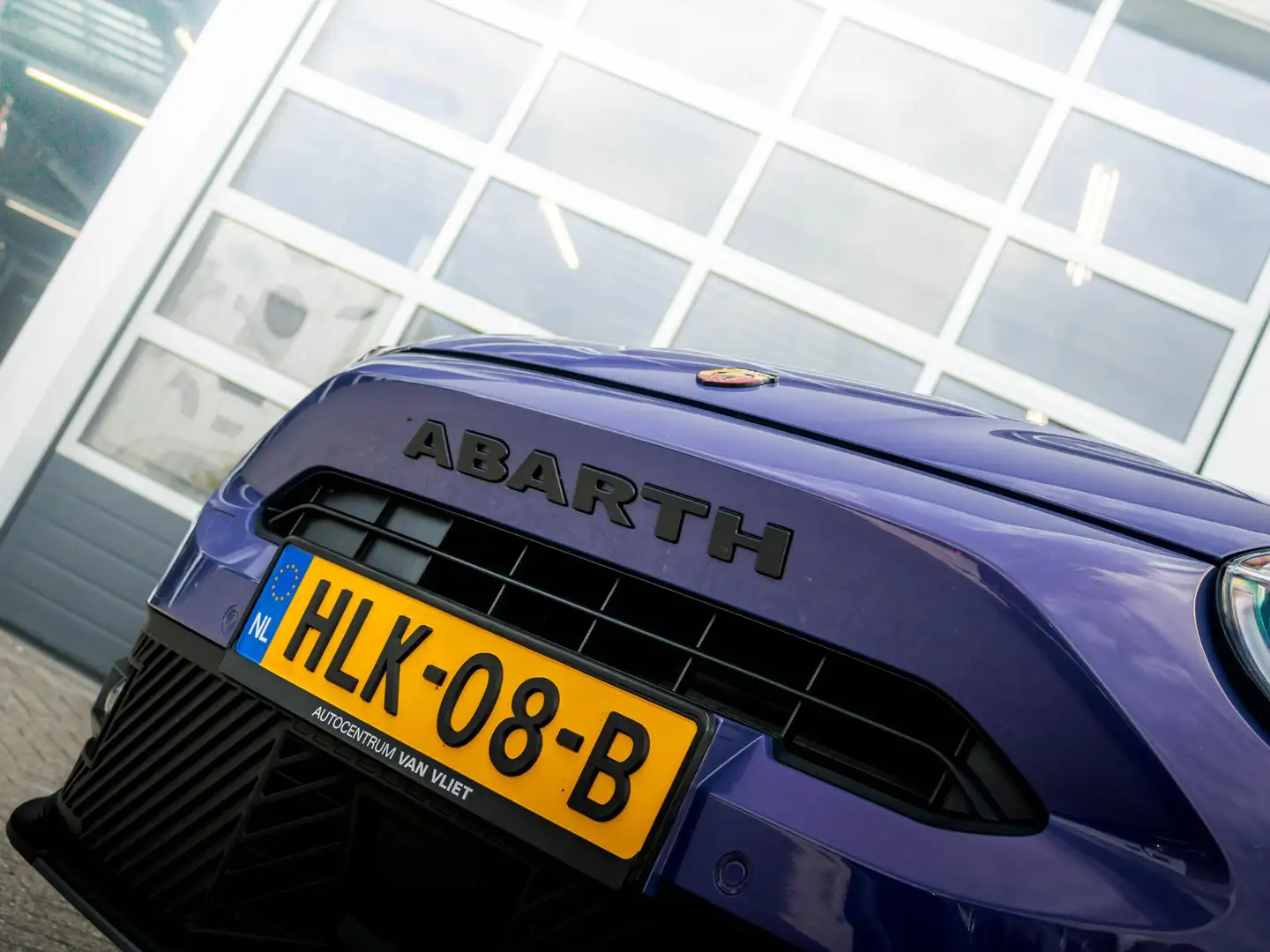 Abarth 600e Scorpionissima 54 kWh | 17%  Bijtelling Paars - 2