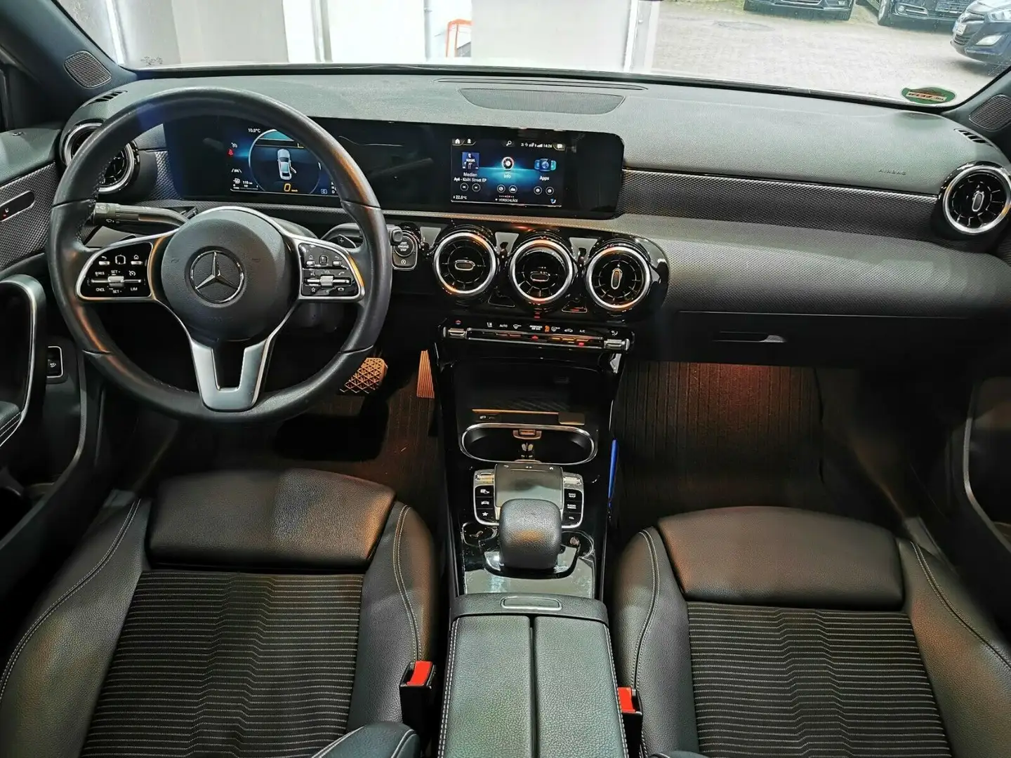 Mercedes-Benz A 200 LIM.+AUT+NAVI+PDC+KEYLESS+SPURHAL+GARA Wit - 2