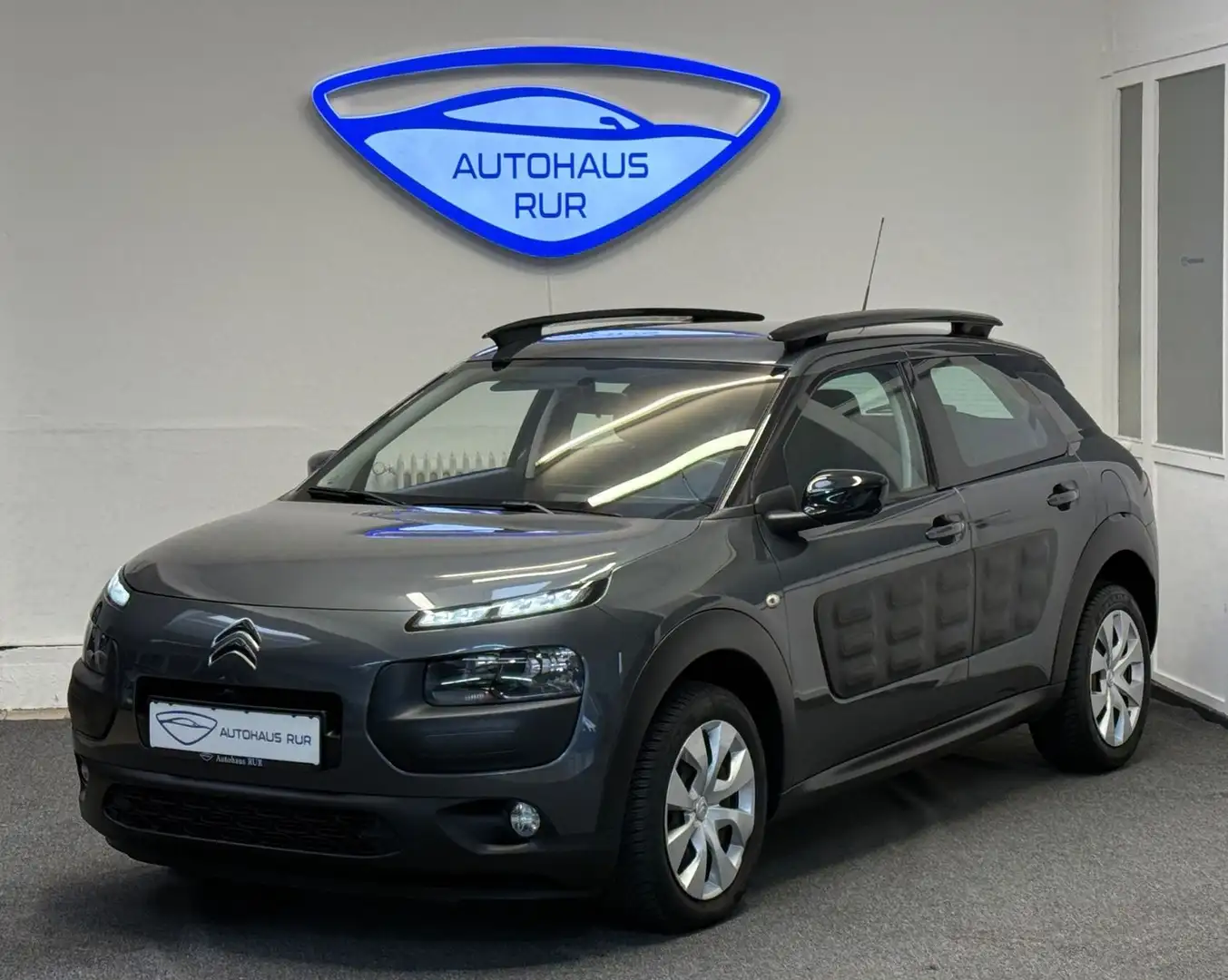 Citroen C4 Cactus PureTech 110 S&S Feel/TEMPOMAT/NAV/PDC Grau - 1