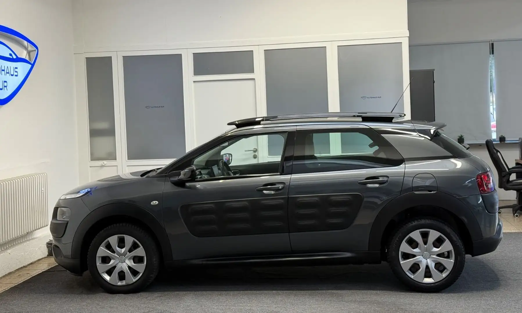 Citroen C4 Cactus PureTech 110 S&S Feel/TEMPOMAT/NAV/PDC Grau - 2