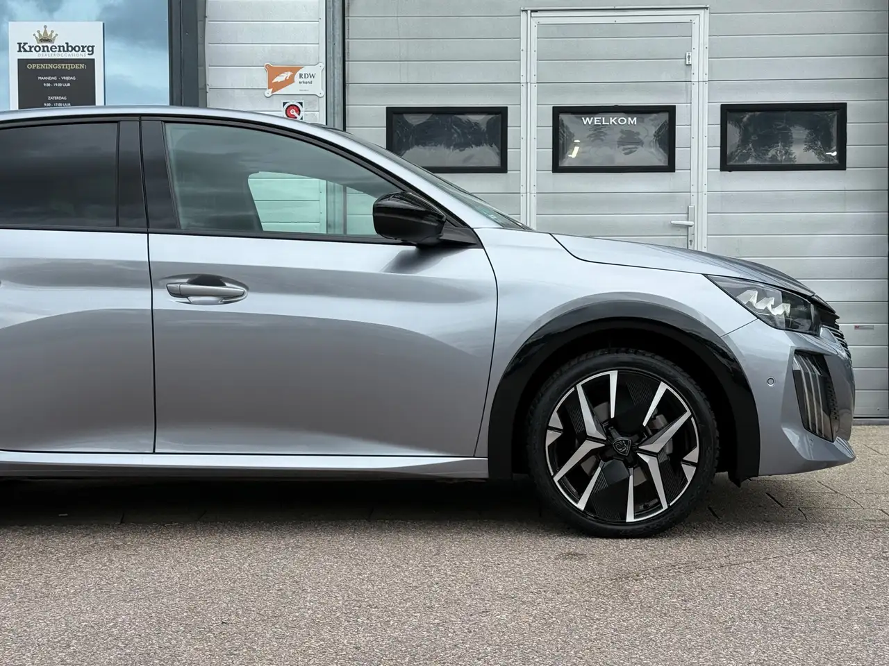 Peugeot 208 1.2 Hybrid GT 100 e-DCS PANO CARPLAY CAMERA, миниатюра 17