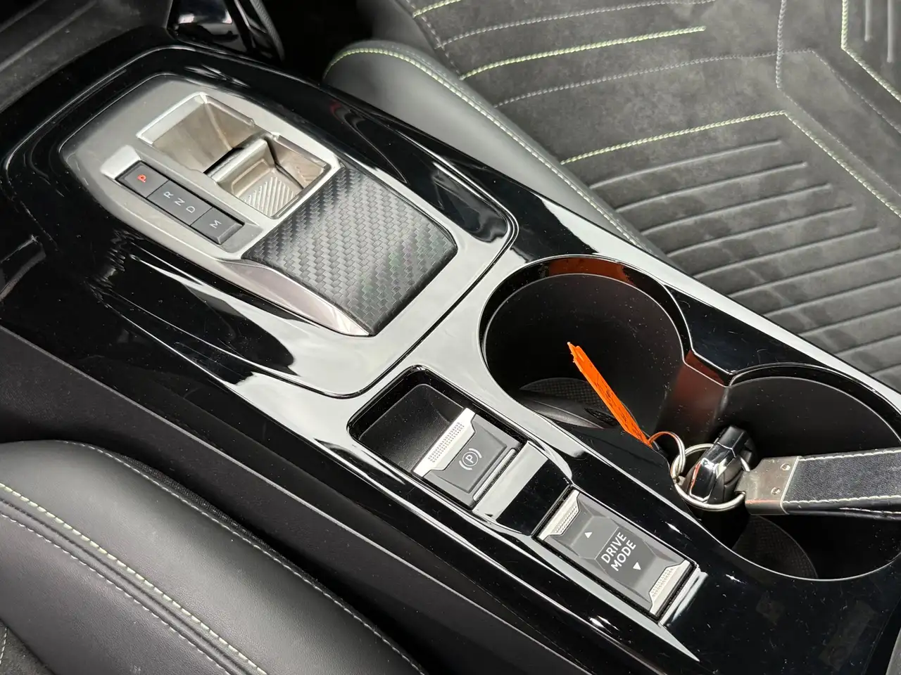 Peugeot 208 1.2 Hybrid GT 100 e-DCS PANO CARPLAY CAMERA, миниатюра 24