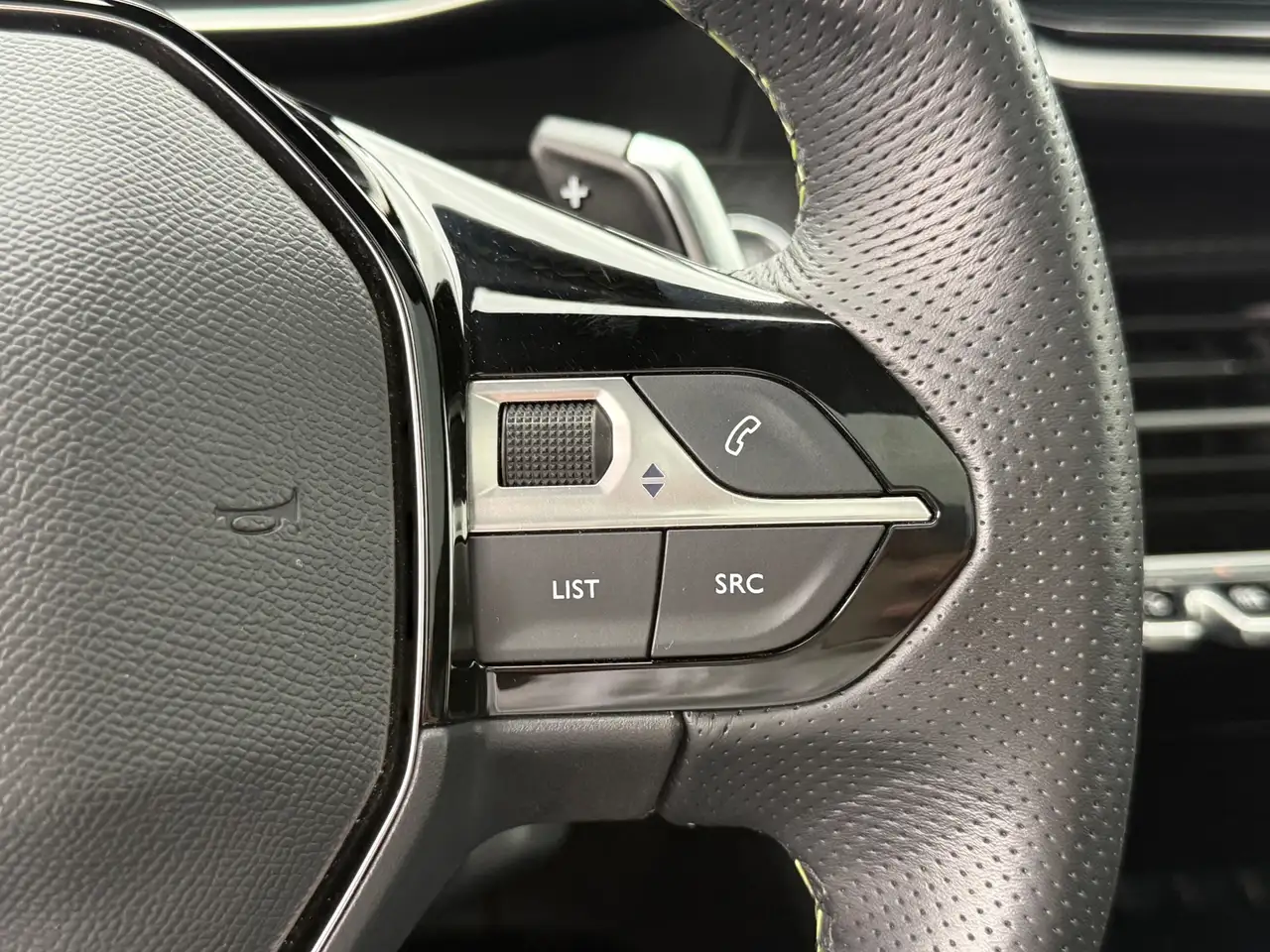 Peugeot 208 1.2 Hybrid GT 100 e-DCS PANO CARPLAY CAMERA, миниатюра 23