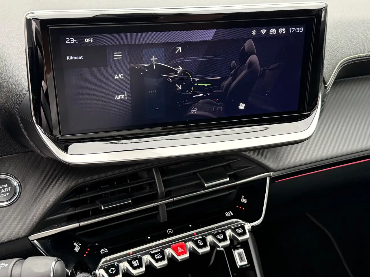 Peugeot 208 1.2 Hybrid GT 100 e-DCS PANO CARPLAY CAMERA, миниатюра 6