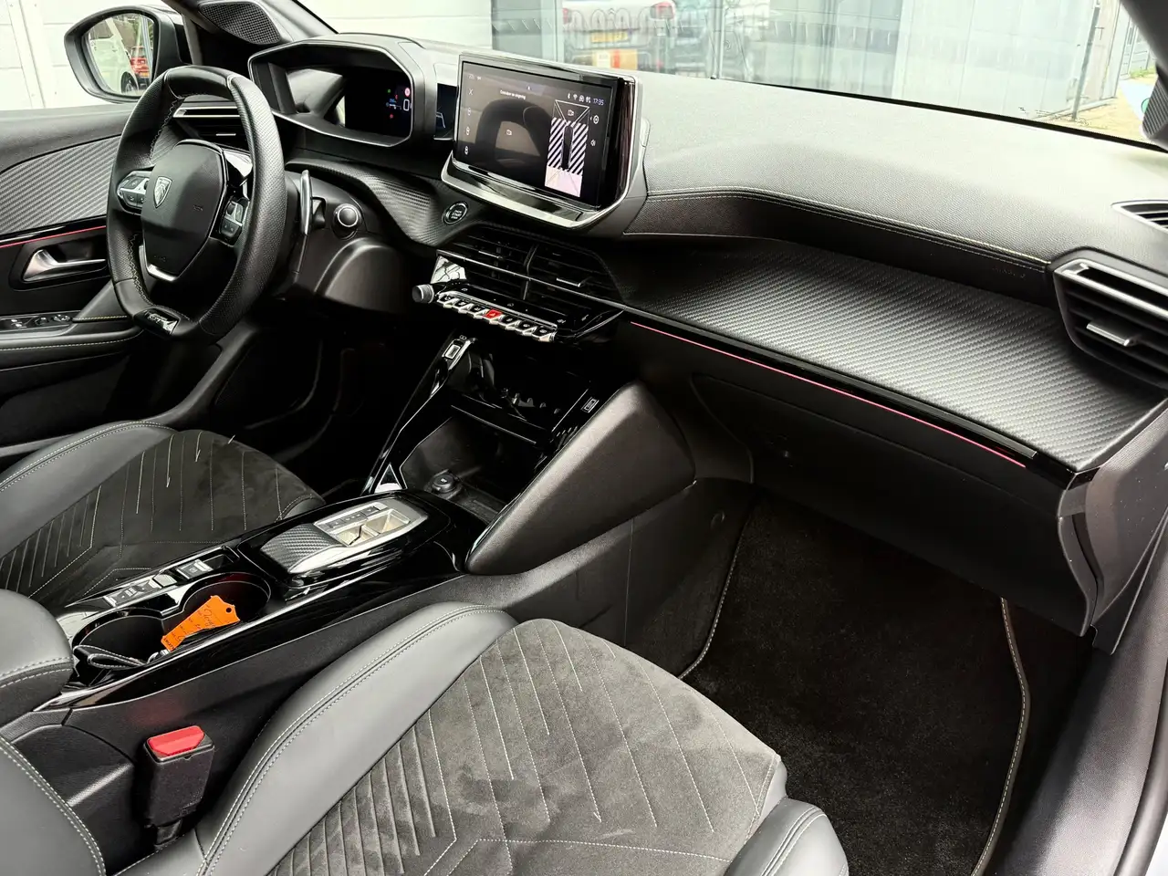 Peugeot 208 1.2 Hybrid GT 100 e-DCS PANO CARPLAY CAMERA, миниатюра 19