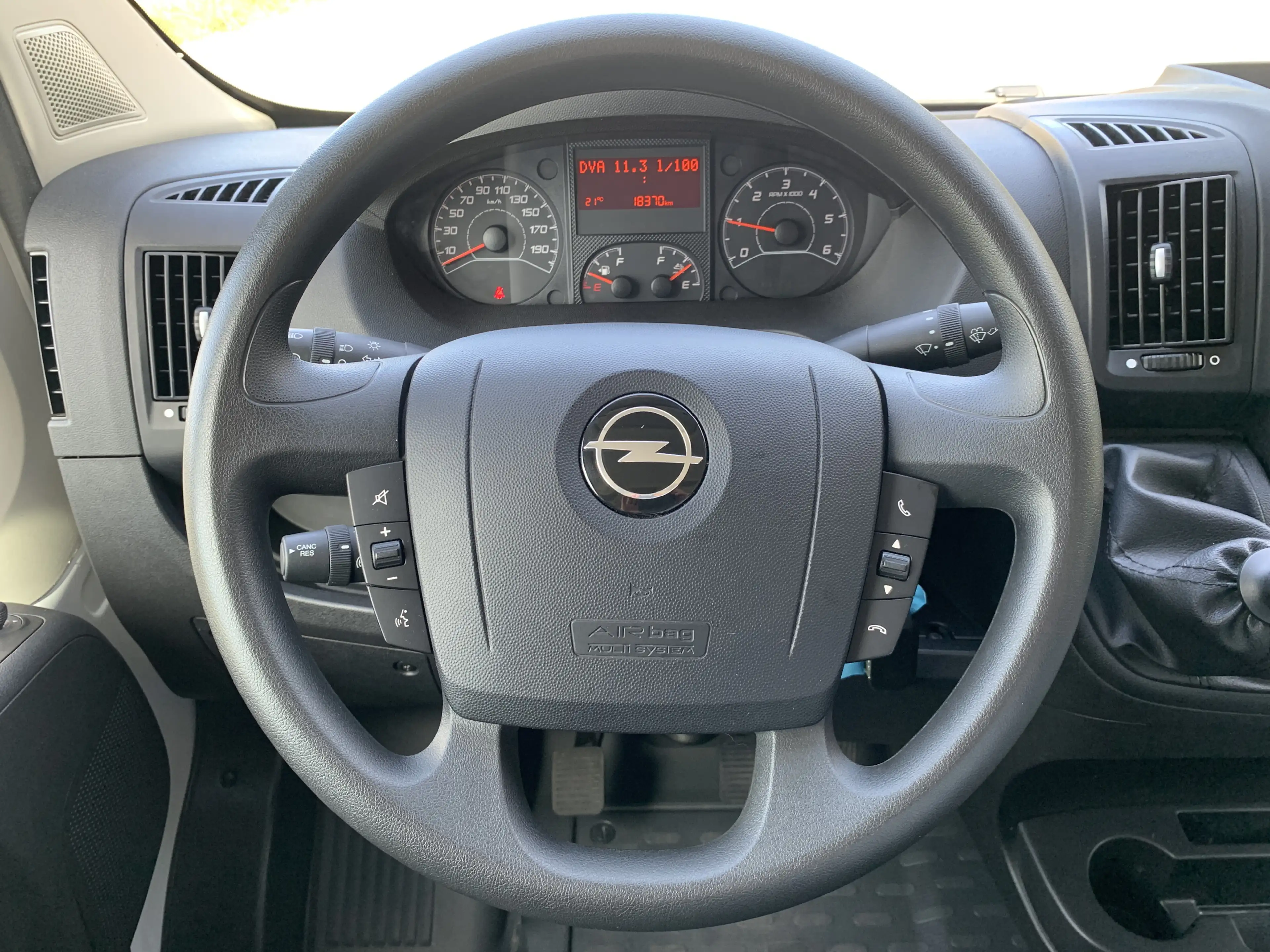 Opel Movano L2H2 3,5t,Klima,Servo,PDC,Ganzjahresreifen — photo 9