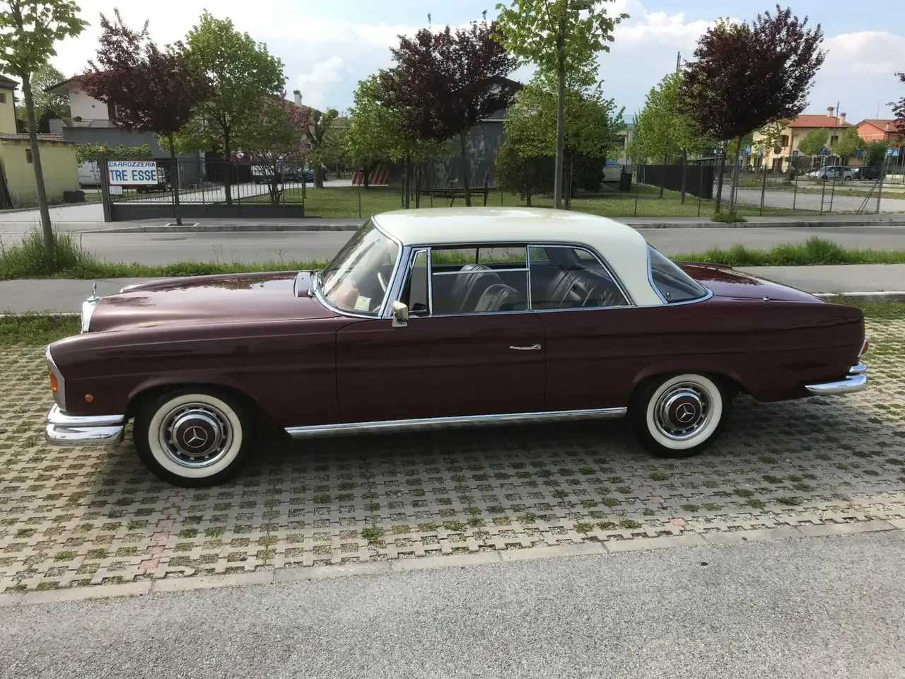 Mercedes-Benz 220 SE COUPE anno 1962 ROSSO BORDEAUX, foto 2