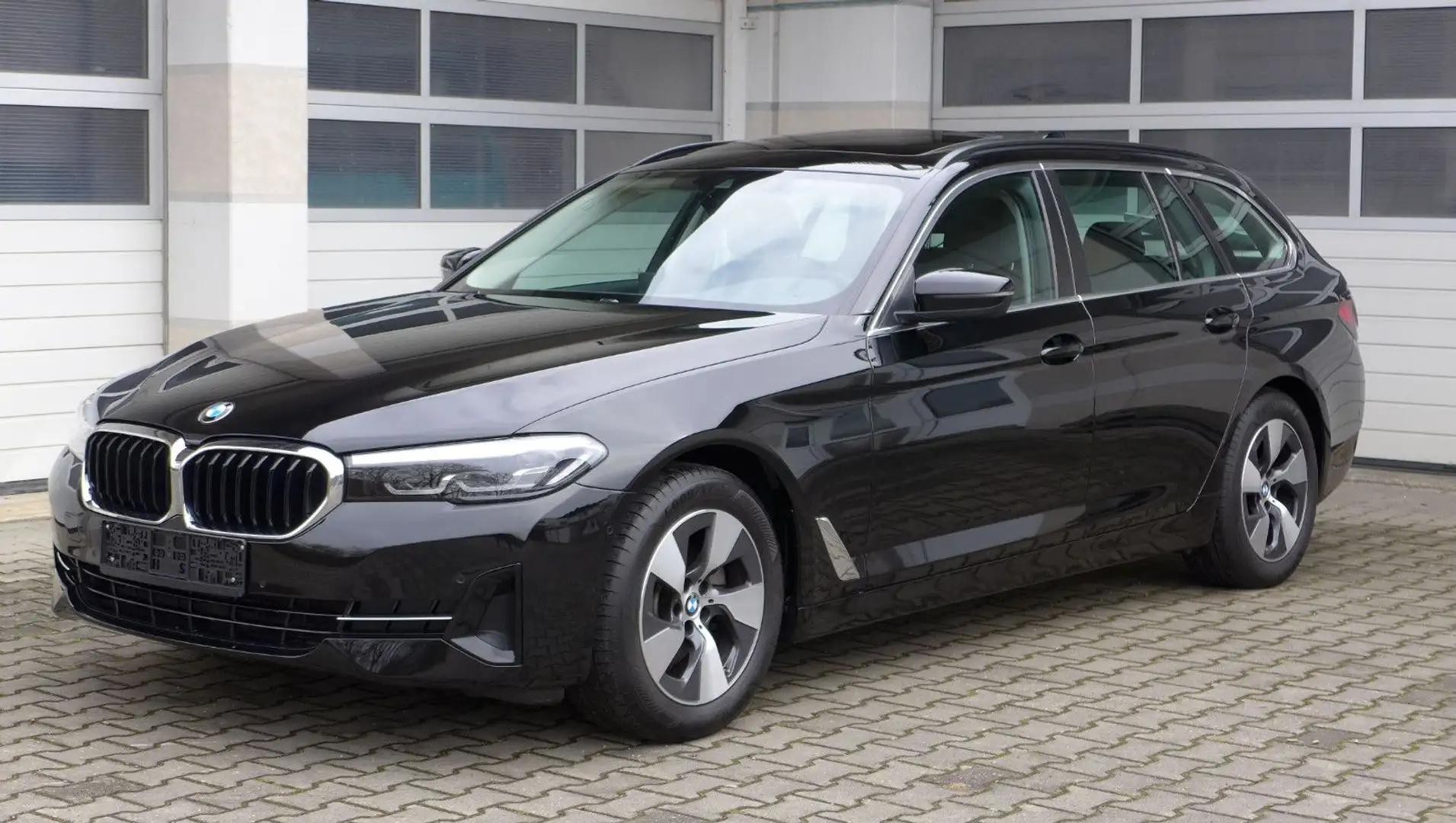BMW 520 i Touring Panoramadach/el. AHK/Kamera Zwart - 1