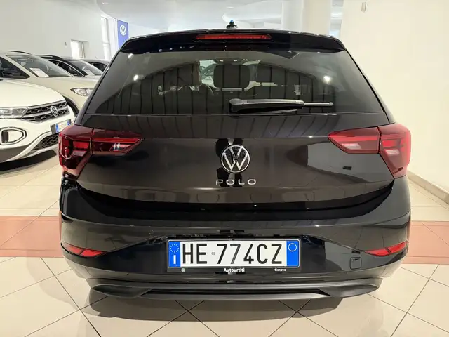 Volkswagen Polo view 4