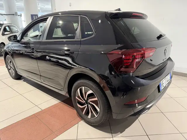 Volkswagen Polo view 3