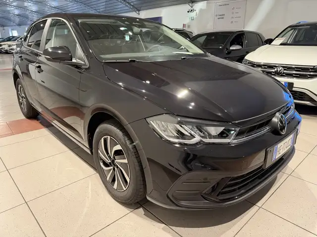 Volkswagen Polo view 6