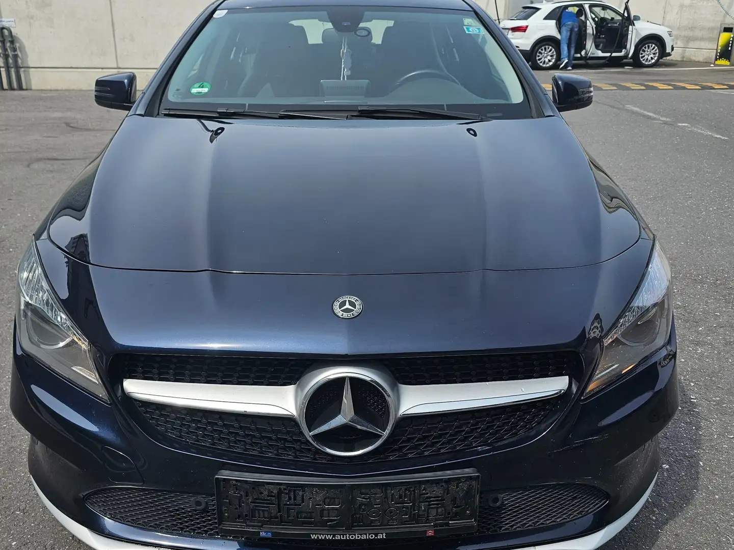 Mercedes-Benz CLA 180 CLA 180 d Shooting Brake Aut. Blau - 1
