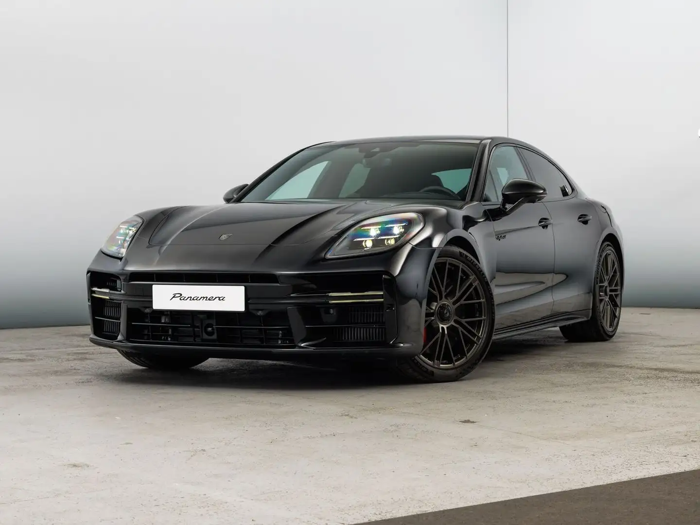 Porsche Panamera Turbo E-Hybrid Schwarz - 1
