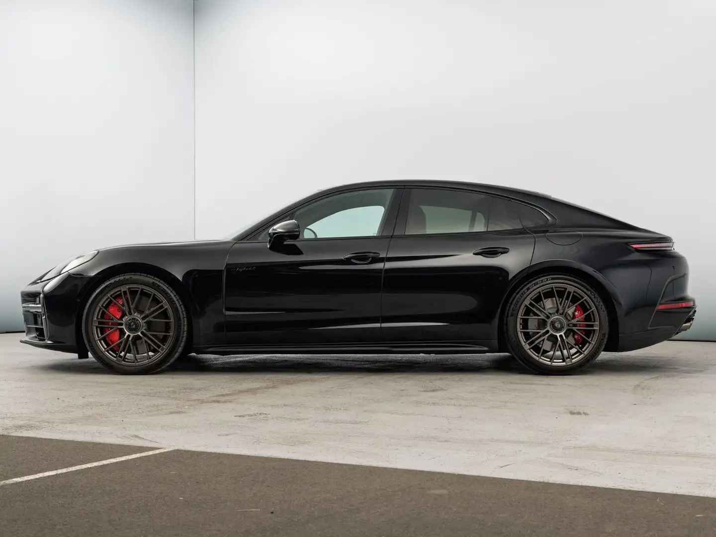 Porsche Panamera Turbo E-Hybrid Schwarz - 2