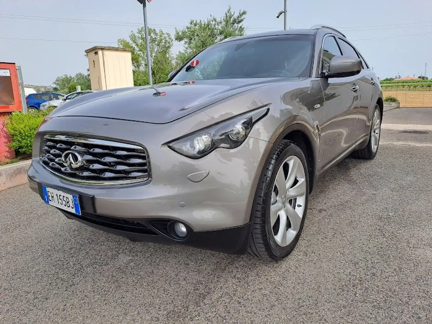 Infiniti FX QX70 (FX) 3.0d V6 S Premium awd auto Beige - 1