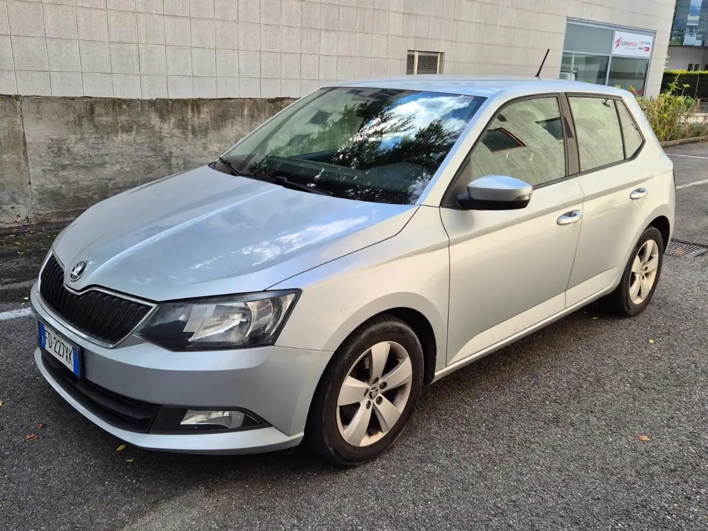 Skoda Fabia Ambition Gris - 1