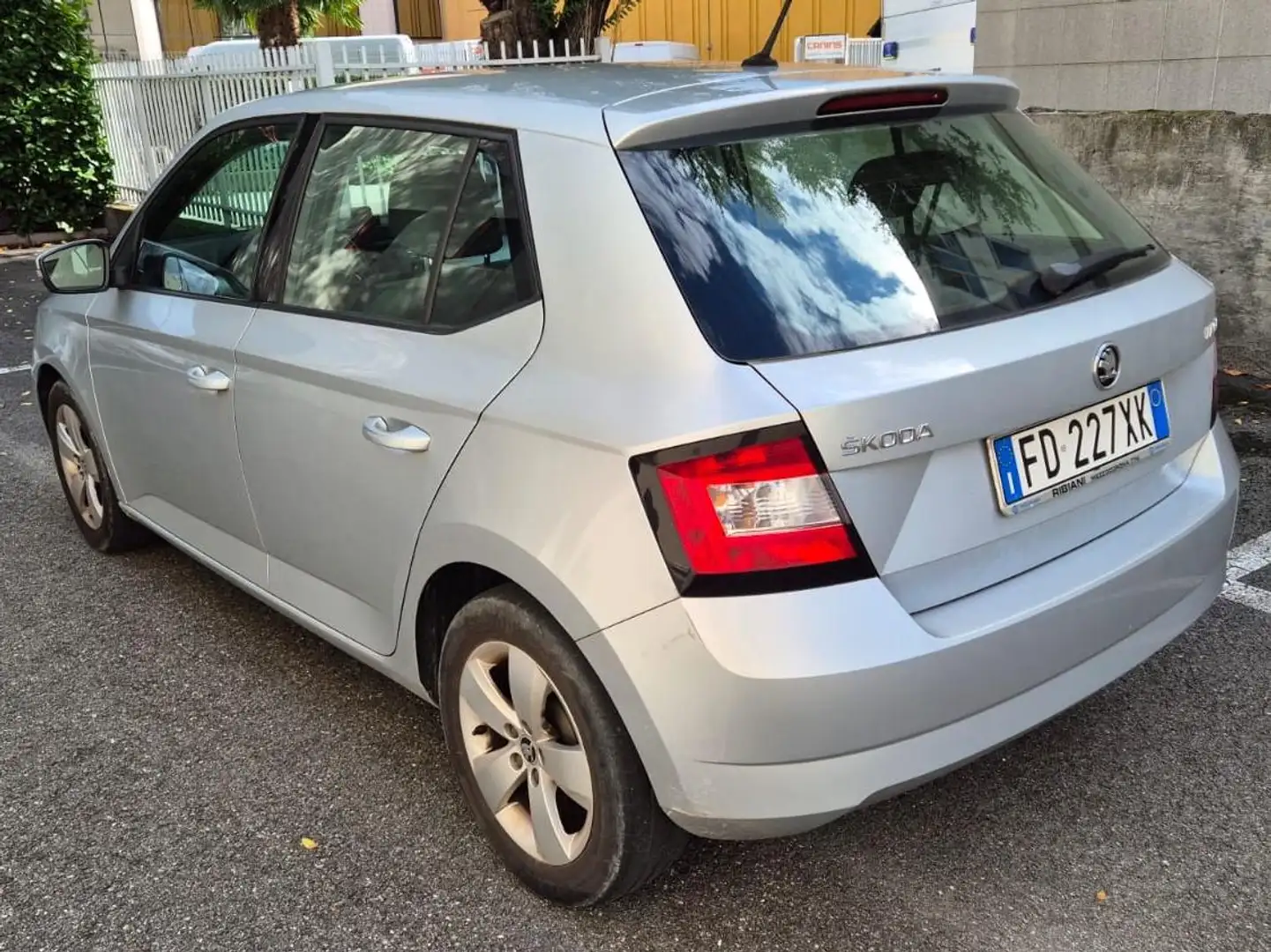 Skoda Fabia Ambition Gris - 2
