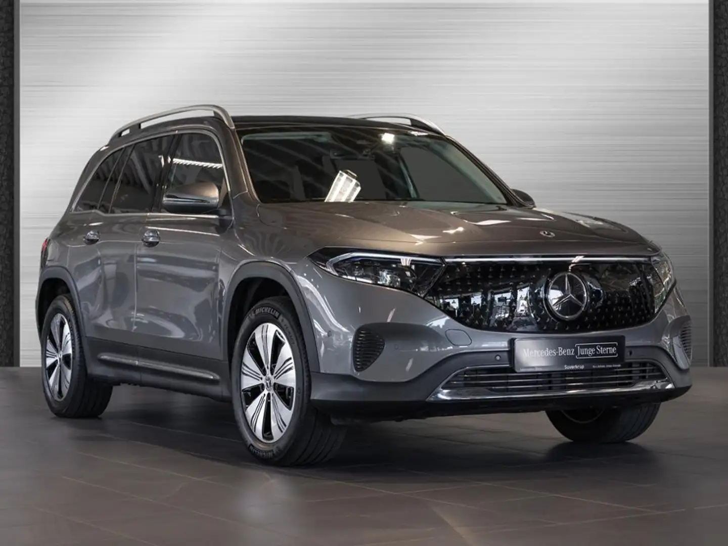 Mercedes-Benz EQB 300 4M , PROGRESSIVE MEMO DISTR KAMERA PANO Grau - 2
