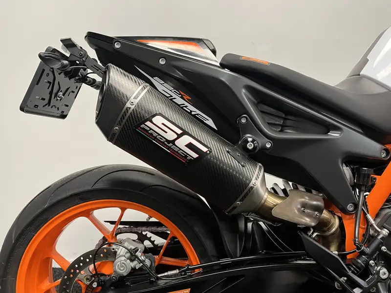 KTM 890 Duke R - foto 3