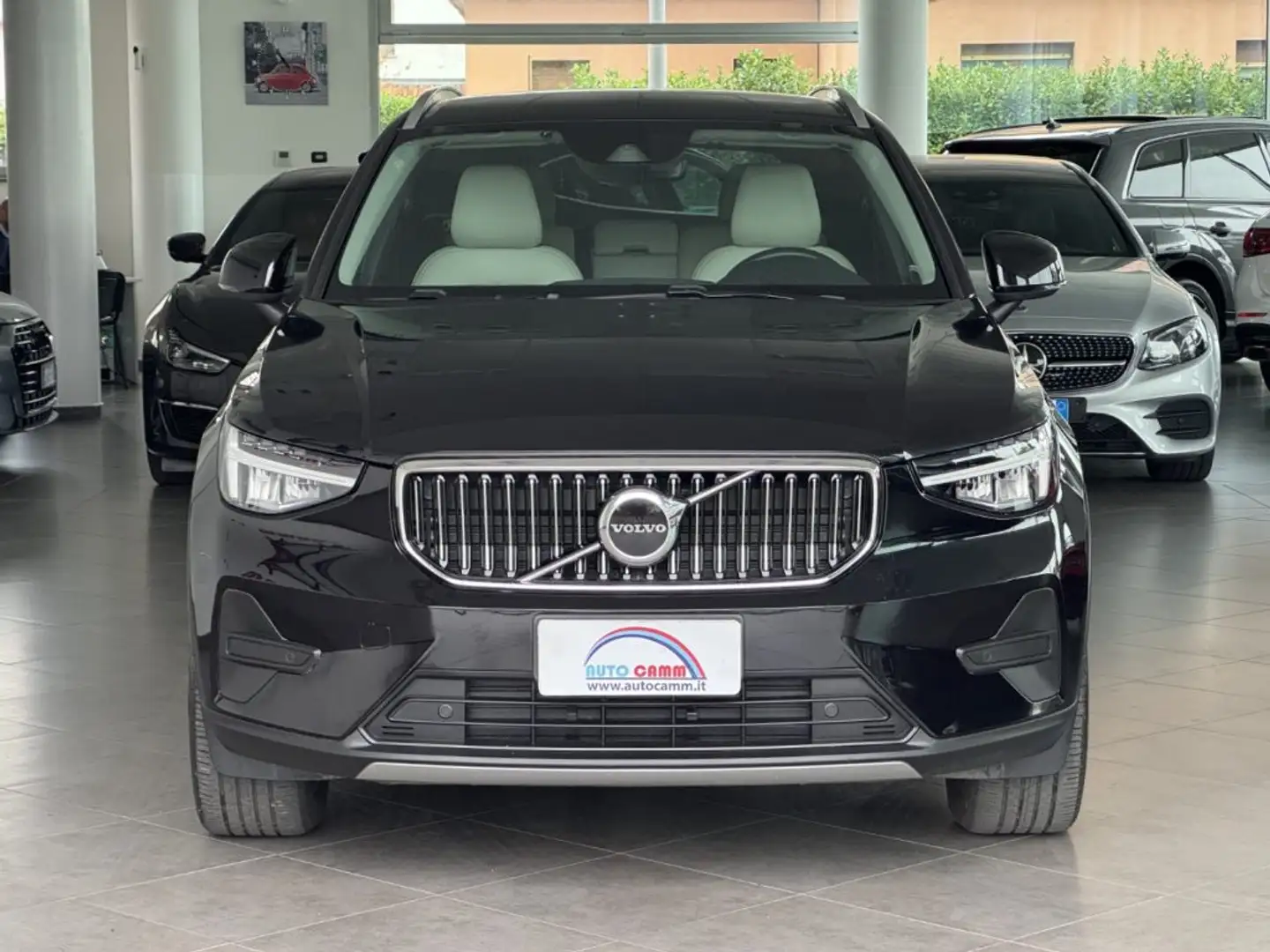 Volvo XC40 T5 Recharge Plug-in Hybrid aut. Plus Bright Nero - 2