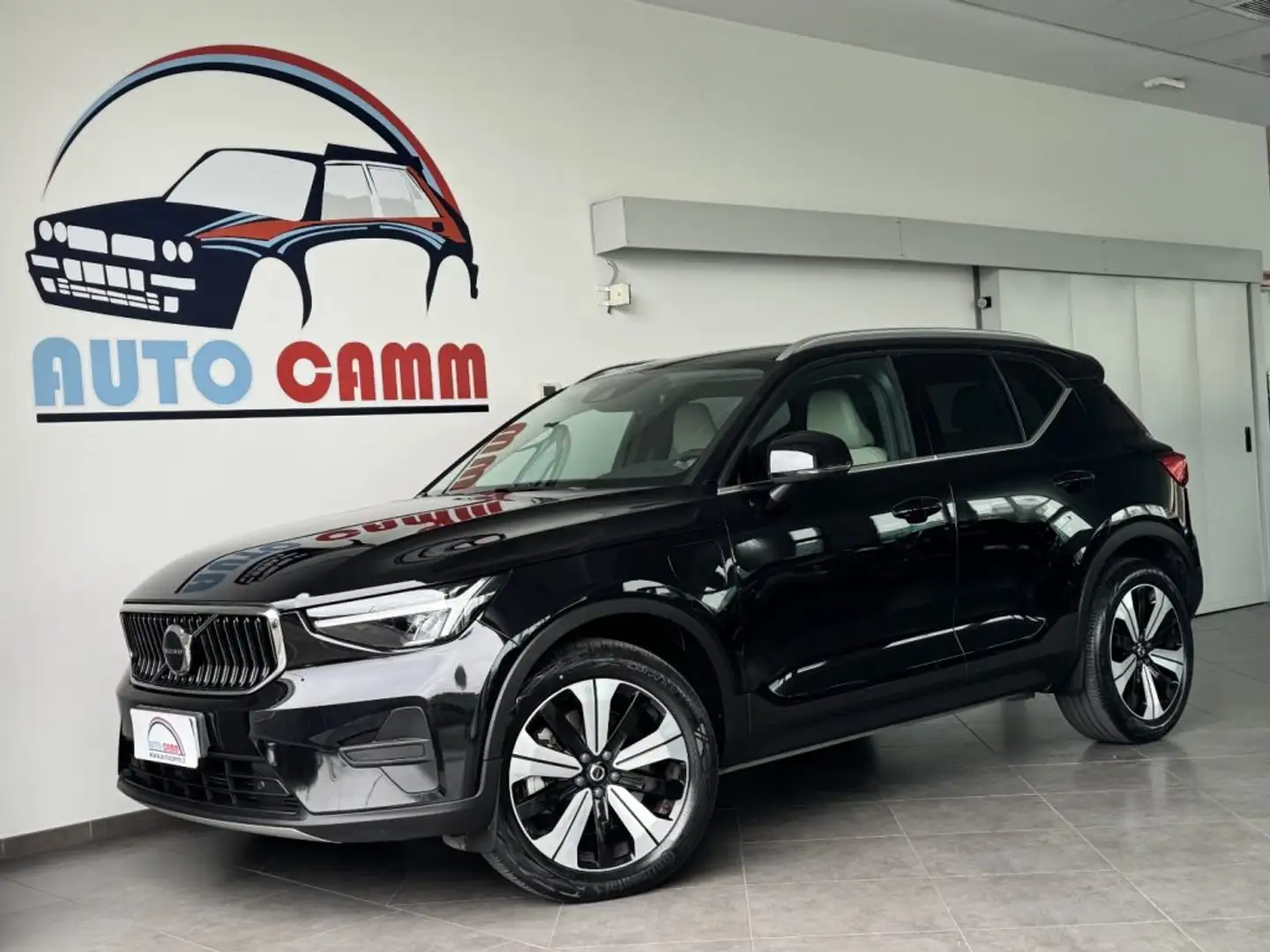 Volvo XC40 T5 Recharge Plug-in Hybrid aut. Plus Bright Nero - 1