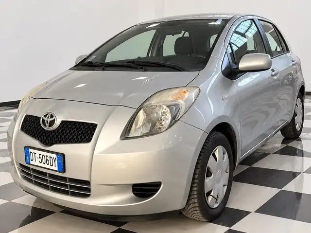 Toyota Yaris Yaris II 2005 5p 1.0 Sol