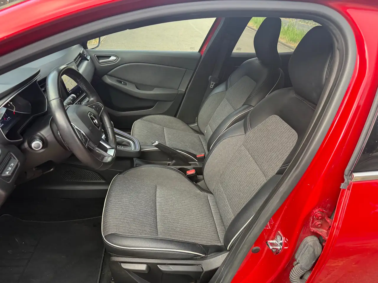 Renault Clio 1.33 TCe Intens EDC Automatique CarPlay GPS Camera Keyless&Go *12 à 36 MOIS GARANTIE, миниатюра 17