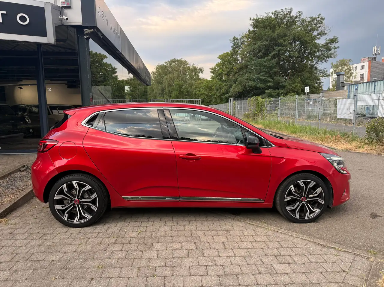 Renault Clio 1.33 TCe Intens EDC Automatique CarPlay GPS Camera Keyless&Go *12 à 36 MOIS GARANTIE, миниатюра 4