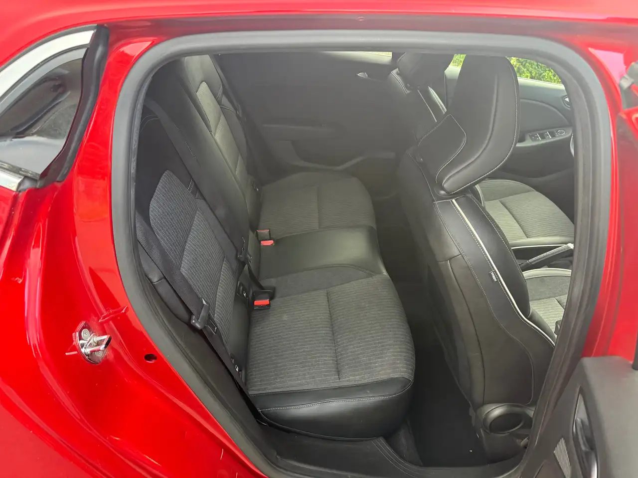 Renault Clio 1.33 TCe Intens EDC Automatique CarPlay GPS Camera Keyless&Go *12 à 36 MOIS GARANTIE, миниатюра 19