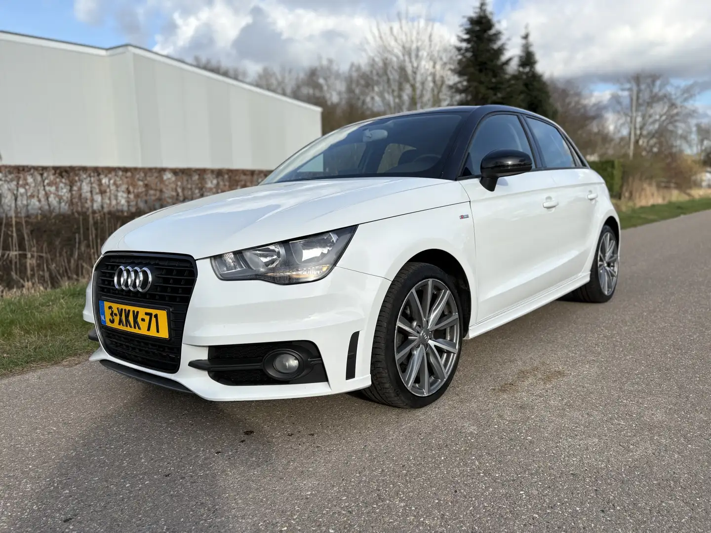 Audi A1 Sportback 1.2 TFSI Admired / S-LINE / NAVI / AIRCO Wit - 1