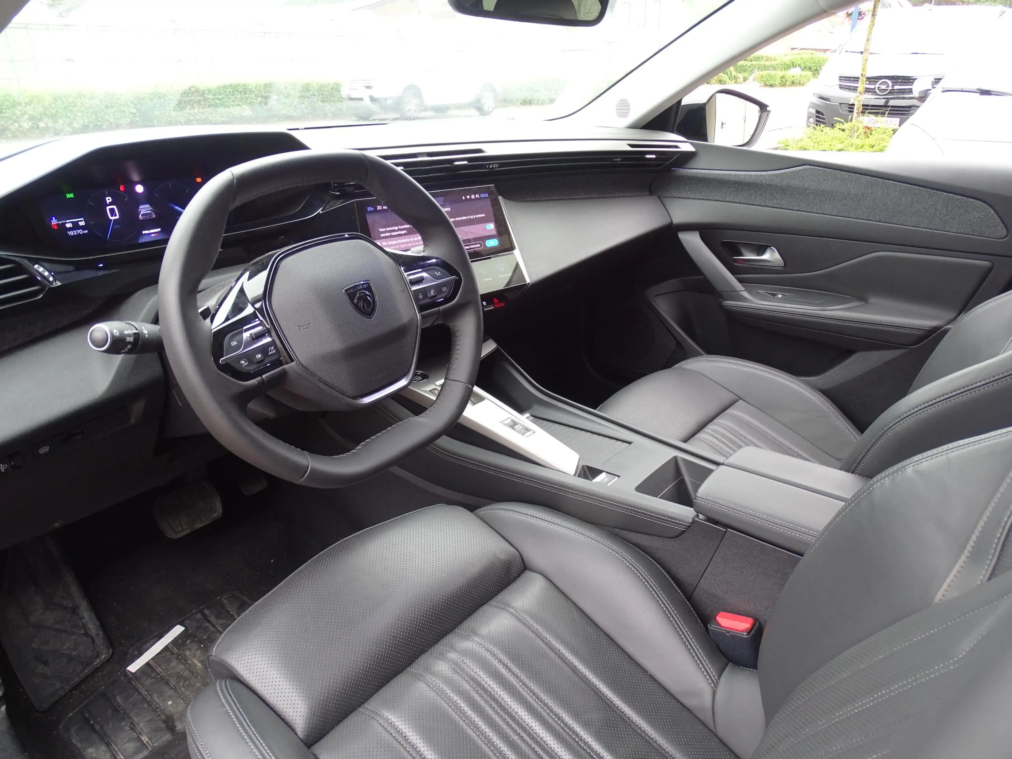 Peugeot 408 1.2T Allure automaat +leder — photo 13