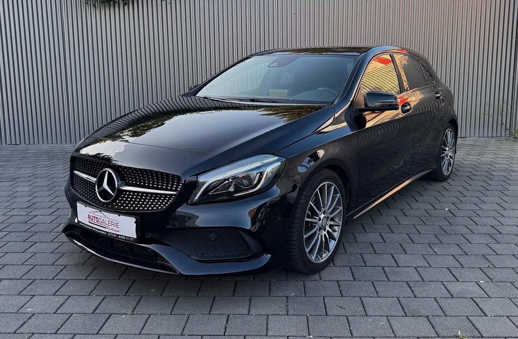 Mercedes-Benz A 220 A -Klasse A 220 4Matic AMG Line Noir - 1