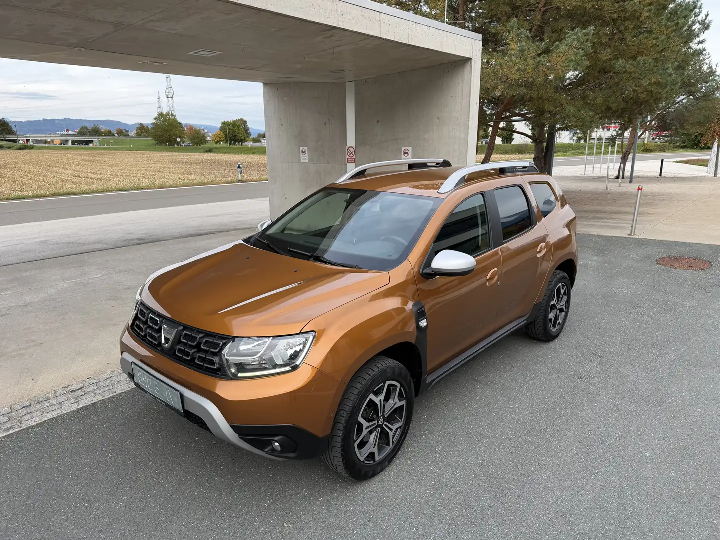 Dacia Duster dCi 110 S&S 4WD Prestige Vollausstattung Orange - 2