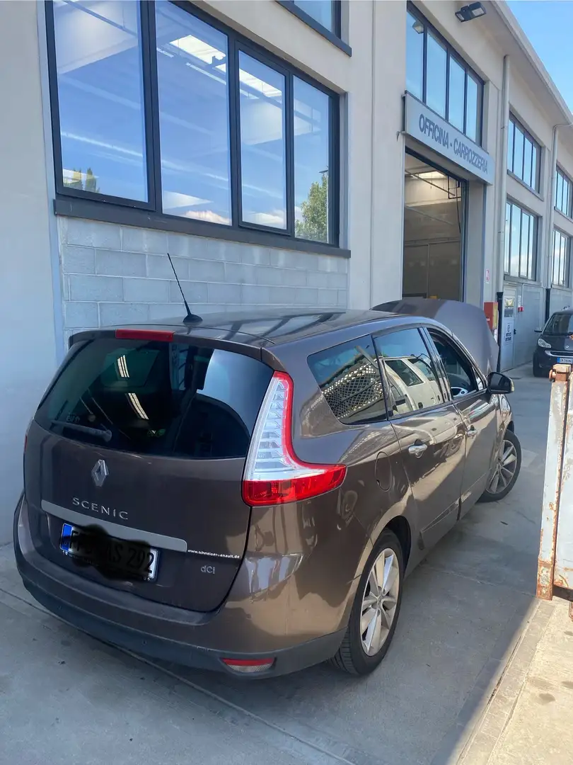 Renault Grand Scenic III Bj:2010 defekt! - 1