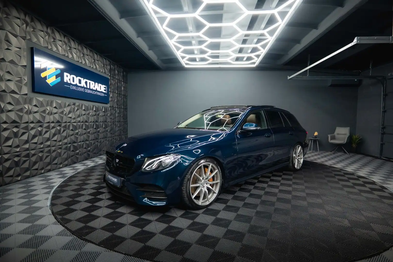 Mercedes-Benz E 350 d T AMG Night-Paket *Pano*Burmester*LED* Bleu - 2