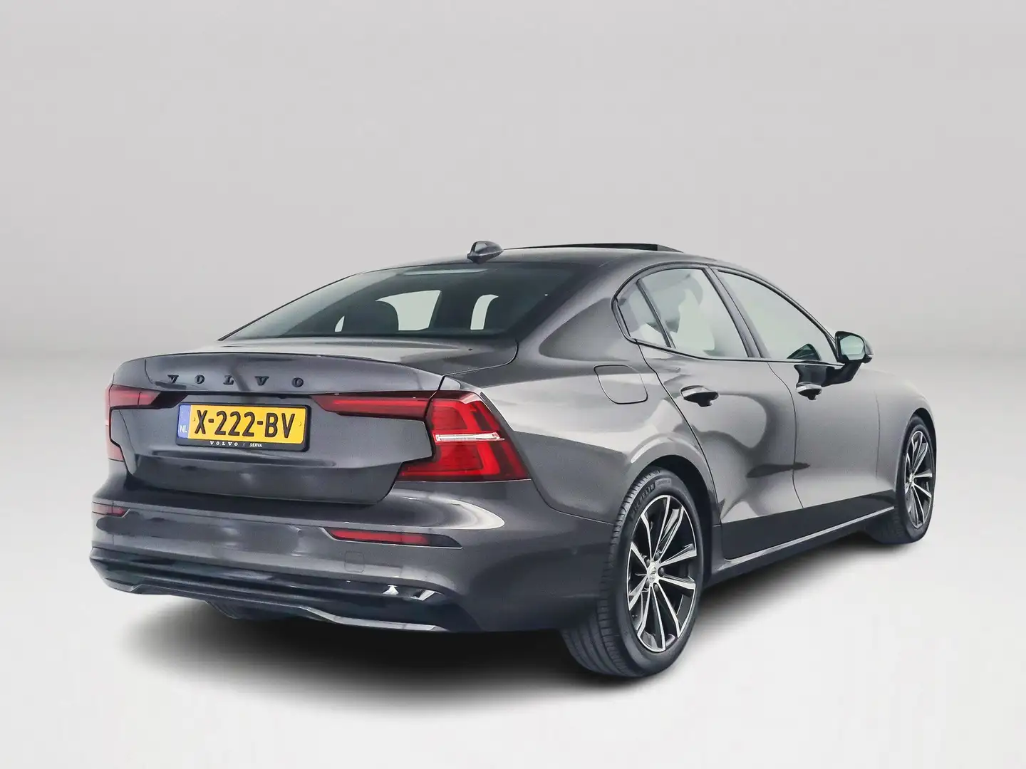 Volvo S60 B4 Aut. Ultimate Dark | Panoramadak | 360º camera Grijs - 2