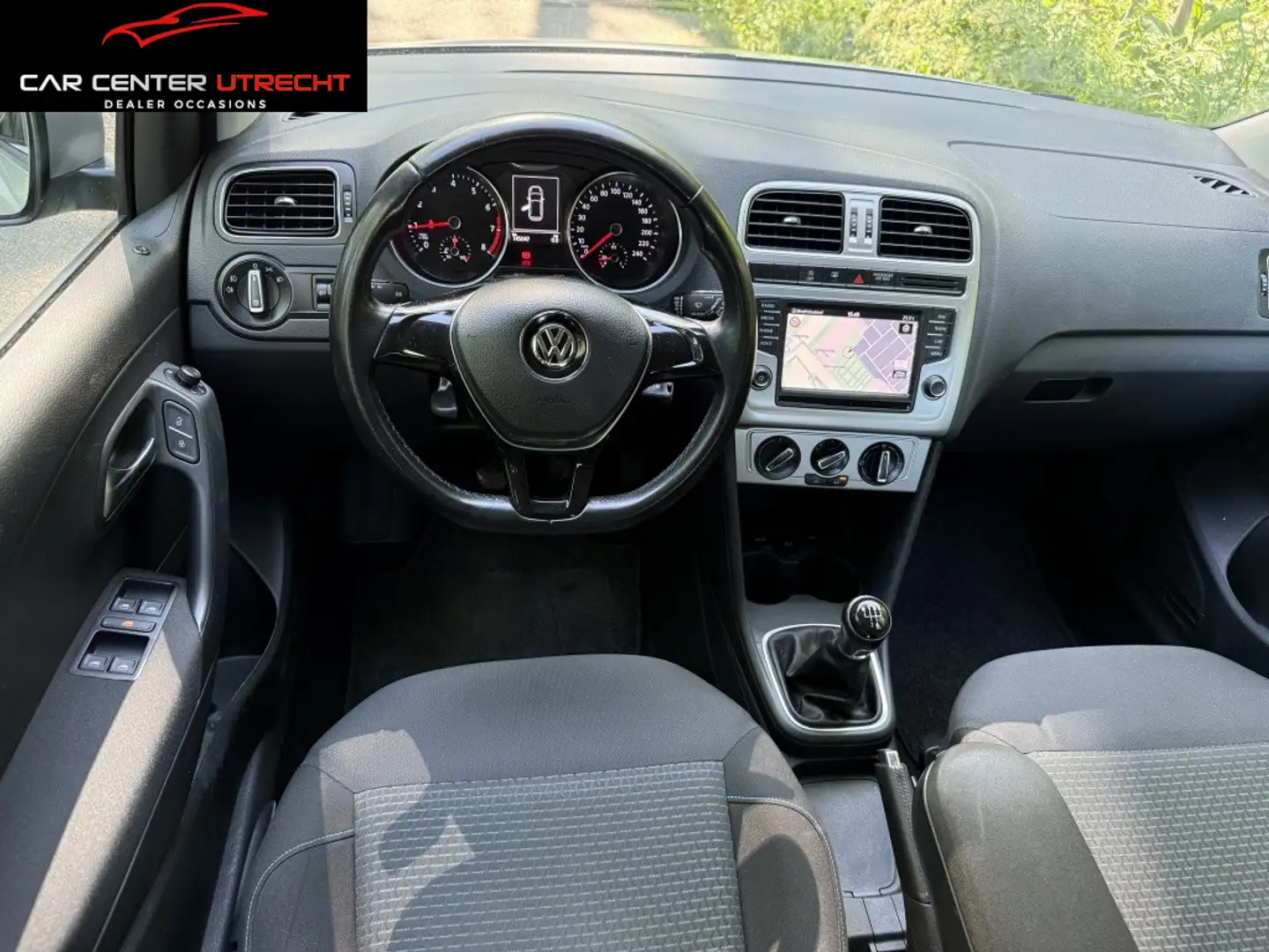 Volkswagen Polo 1.0 BlueMotion | zuinig | navi | airco | 5 deurs | Grijs - 2
