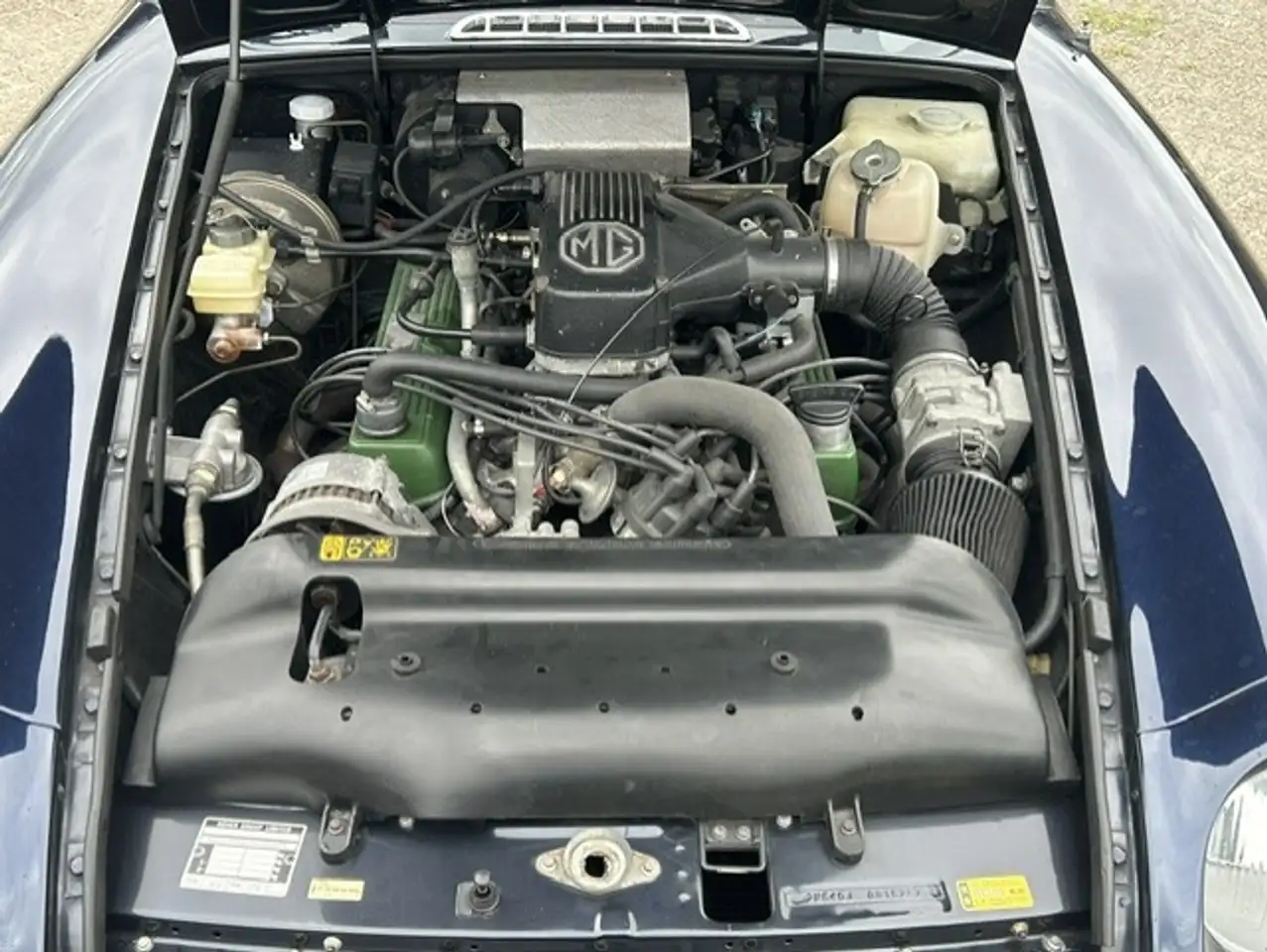 MG RV8 4.0 V8, foto 10