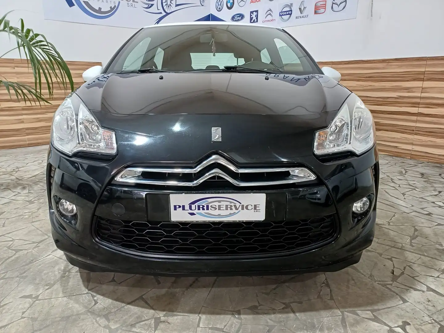 Citroen DS3 DS3 1.4 vti Chic 95cv Zwart - 2