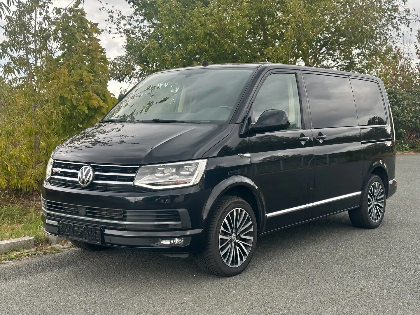 Volkswagen T6 Multivan Business! 4x4 Vollausstattung! Schwarz - 1