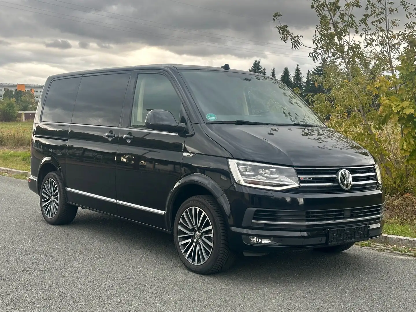 Volkswagen T6 Multivan Business! 4x4 Vollausstattung! Schwarz - 2