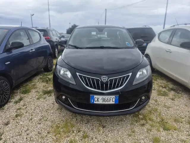 Lancia Ypsilon view 5