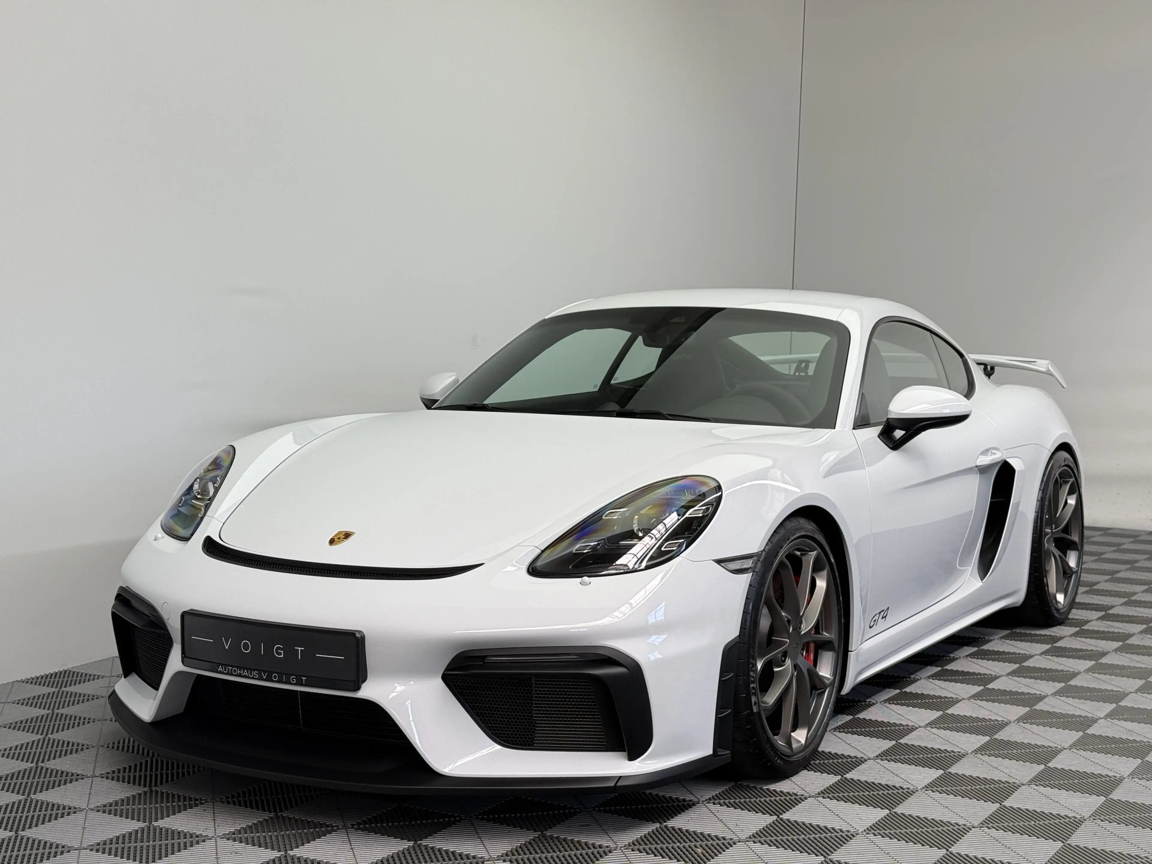 Porsche Cayman GT4|2.Hand|Approved|PDLS+|Bose|PCM|PASM| — photo 2