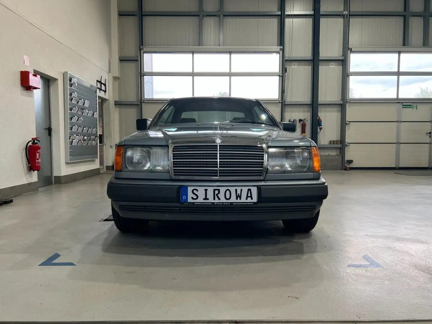 Mercedes-Benz 300 CE Grau - 2