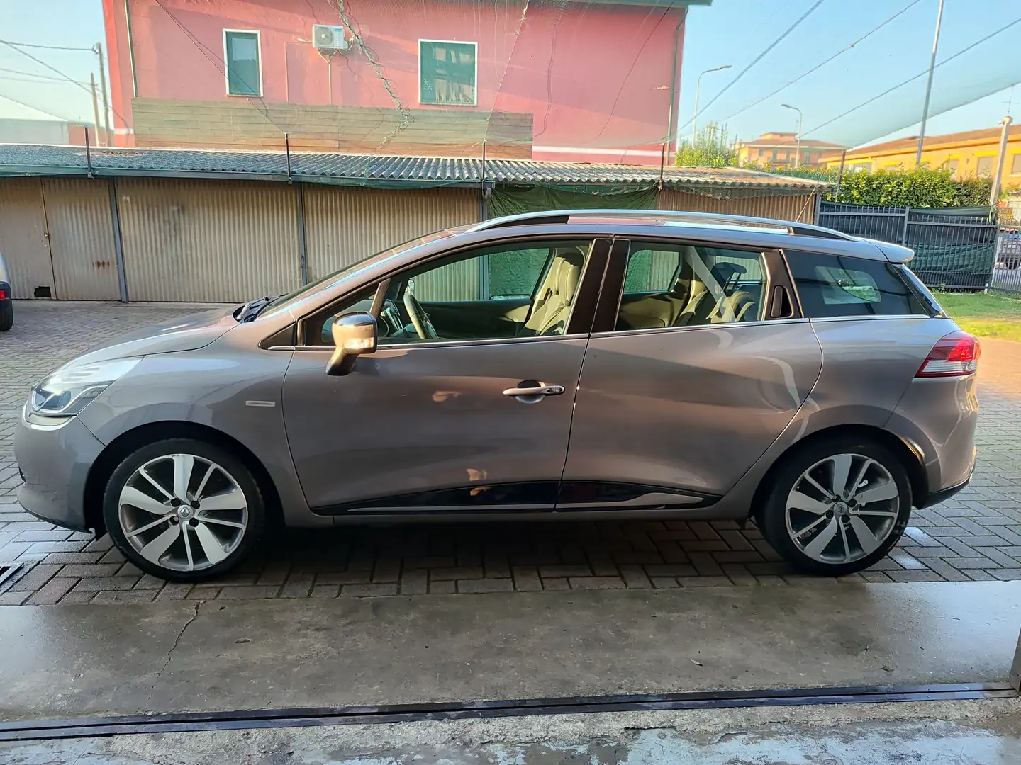 Renault Clio Clio IV 2012 Sporter 1.5 dci Costume National 90cv Grau - 2