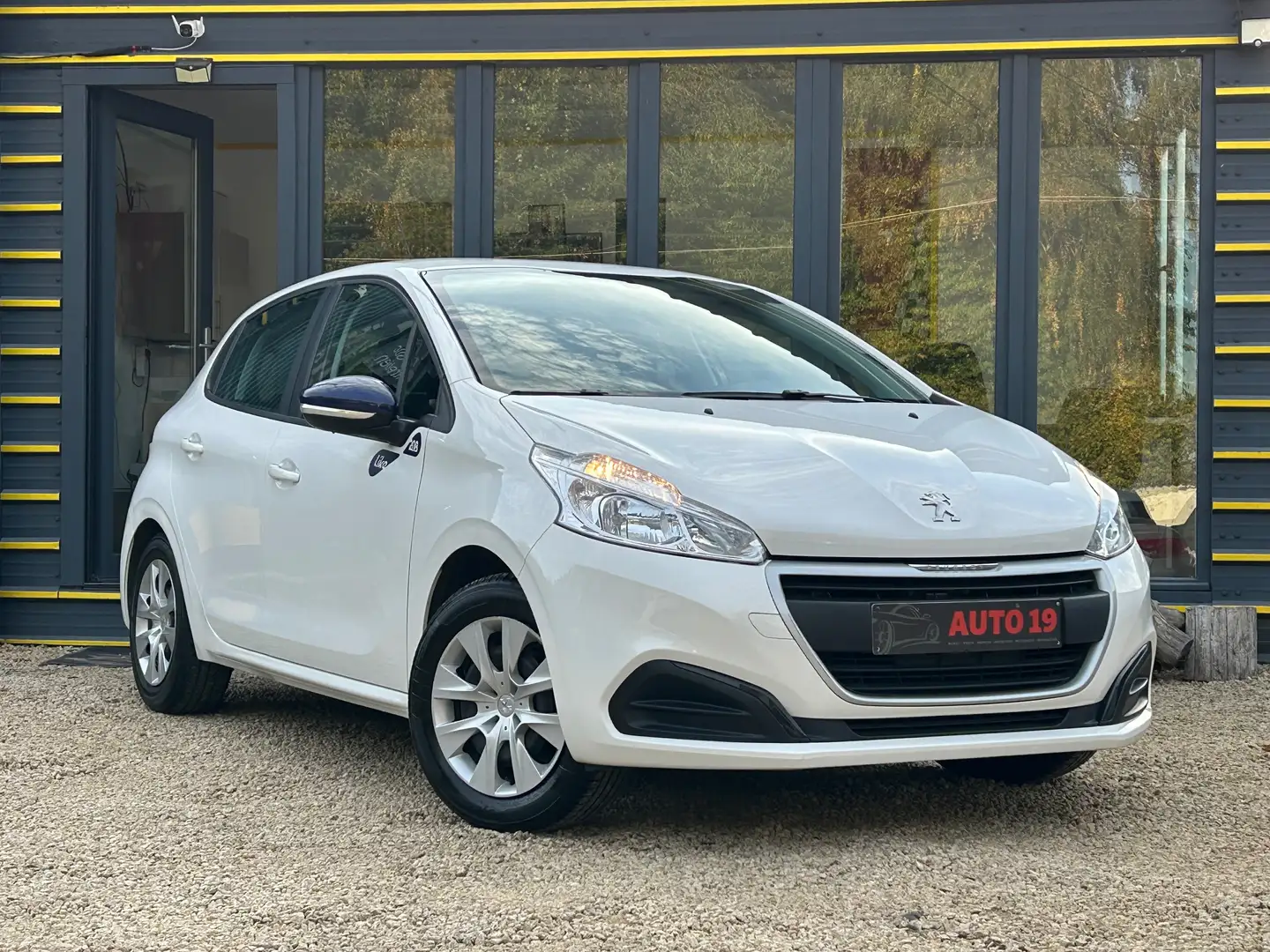 Peugeot 208 208 1.2i PureTech Access Blanc - 1